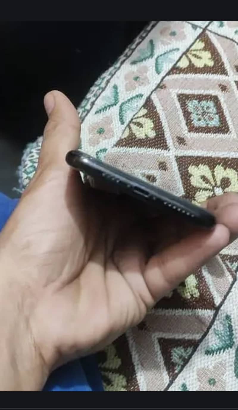 Apple iPhone XS Max 6