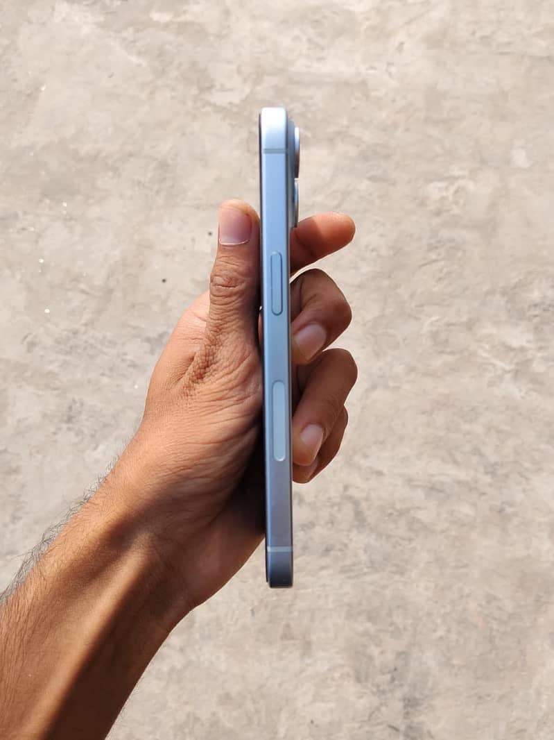 Apple iPhone 15 2
