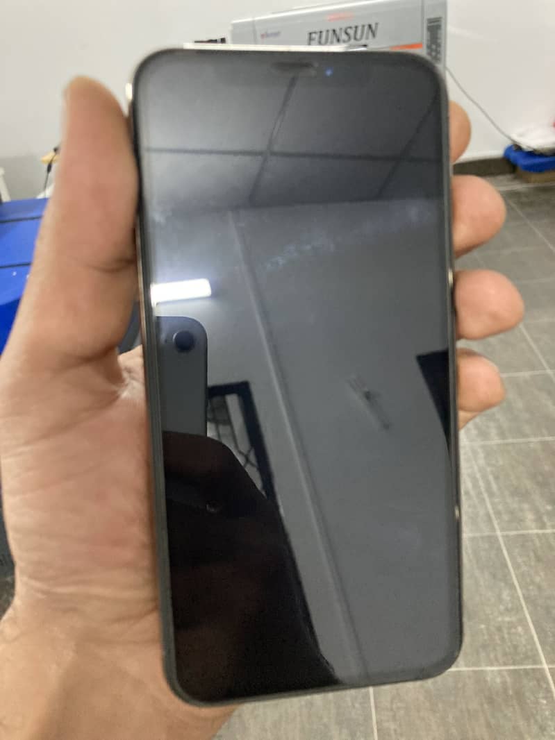 Apple iPhone XS 0