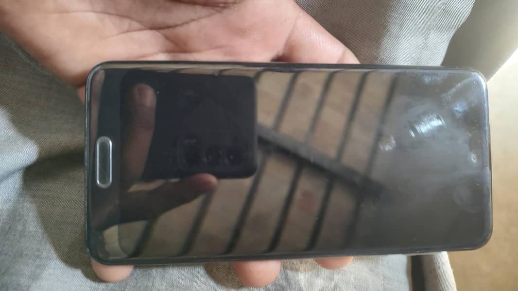 Sharp Aquos R2 7