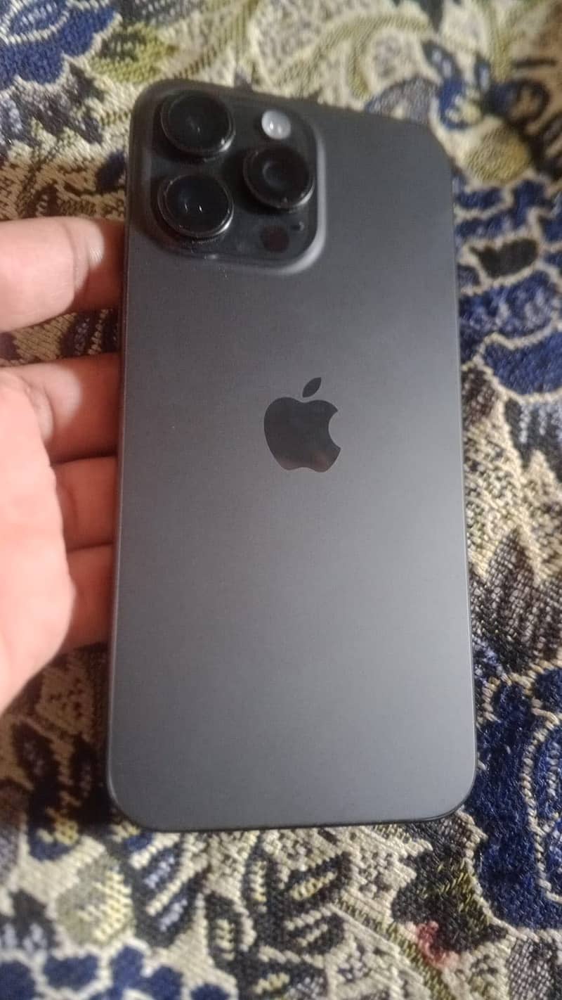Apple iPhone 15 Pro Max 2