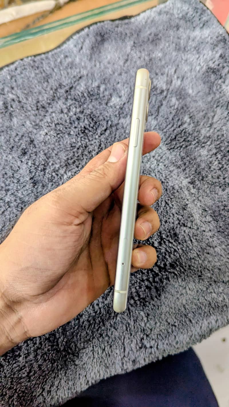 Apple iPhone 11 1