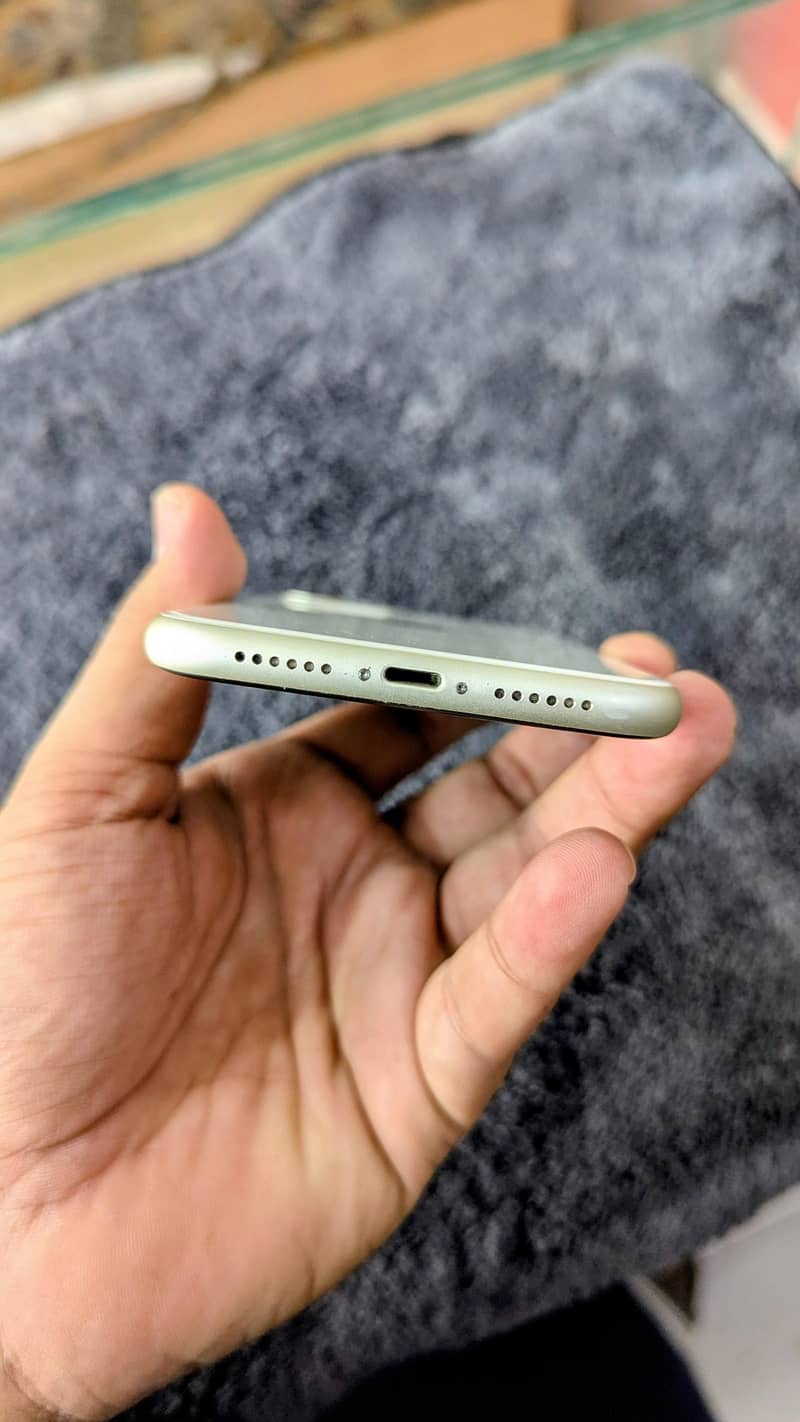Apple iPhone 11 2