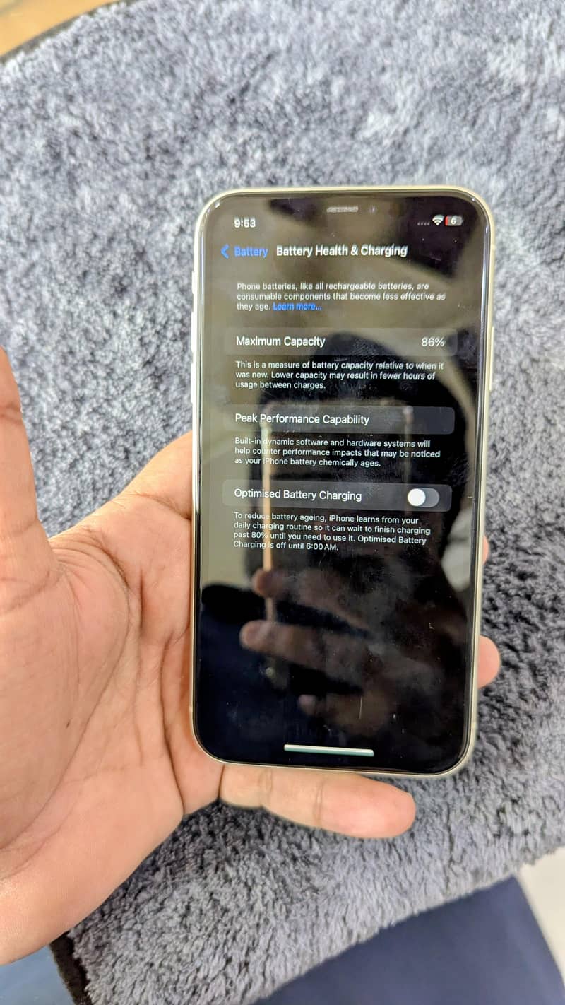 Apple iPhone 11 4