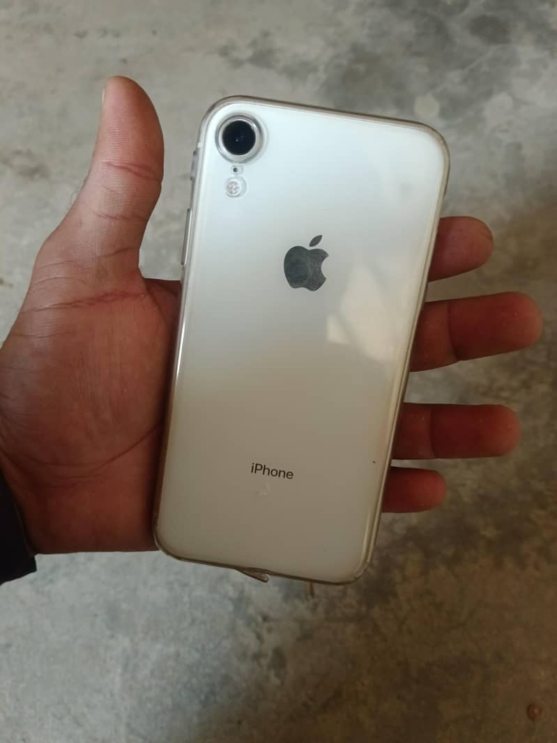iPhone XR 0