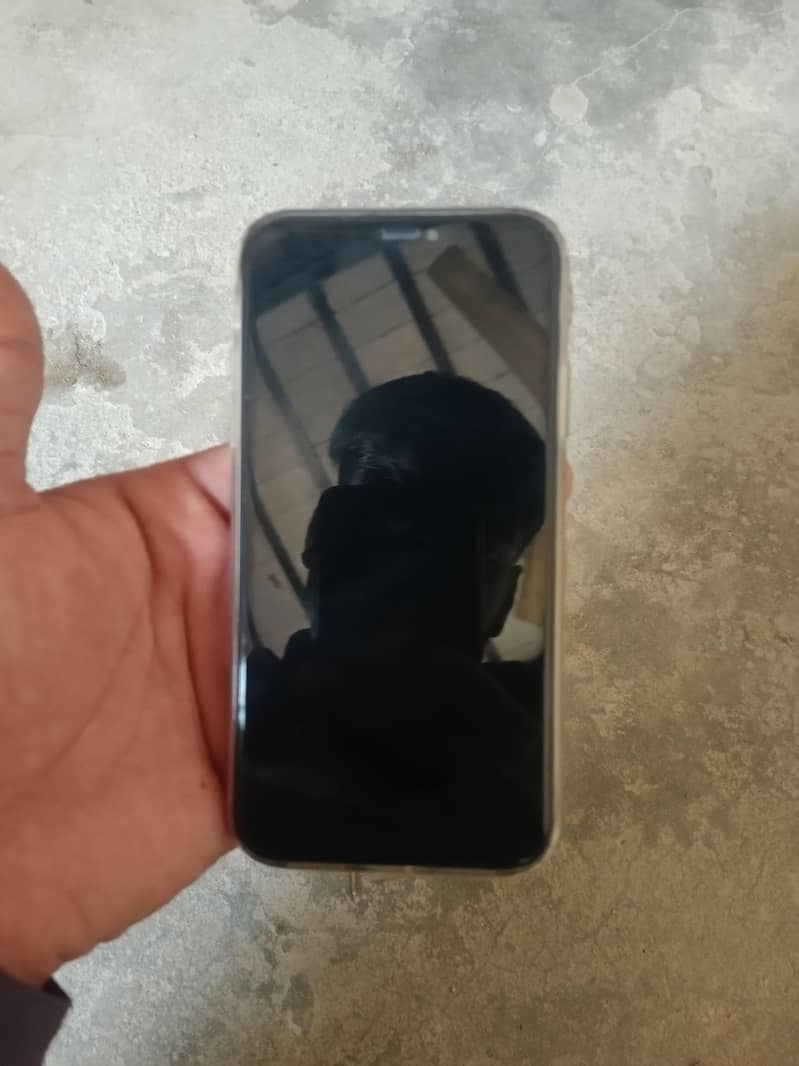 iPhone XR 1