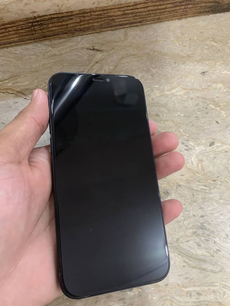 Apple iPhone 12 3