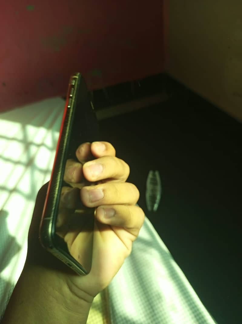 Apple iPhone XS Max 2