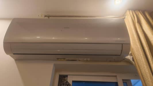 good condition Inverter AC for sale urgent
