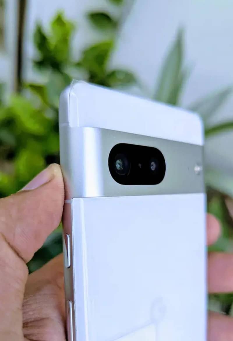 Google Pixel 7 4