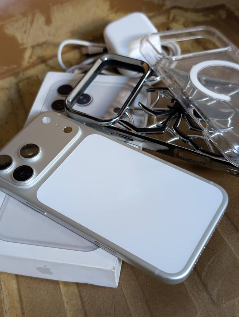 Apple iPhone 17 Pro Max 0