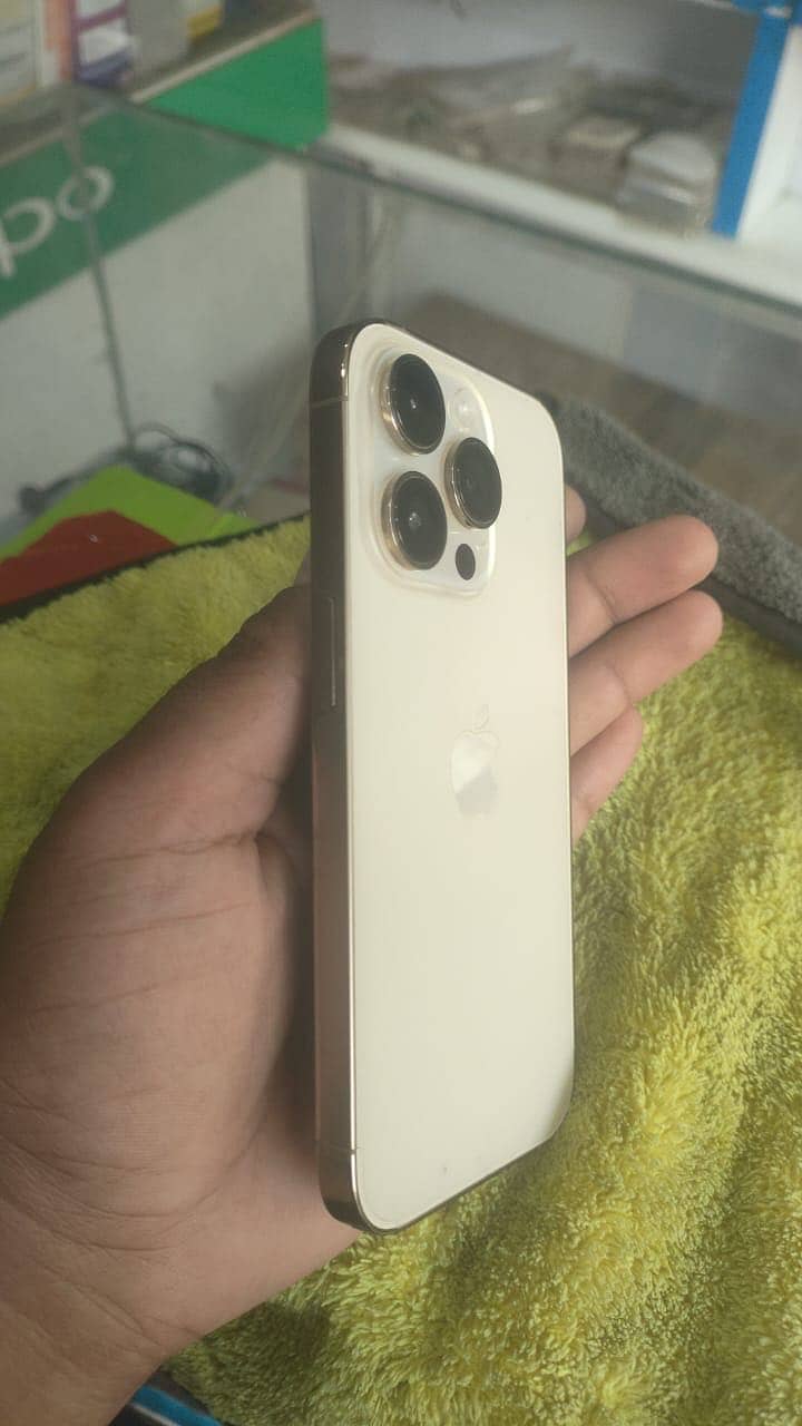 Apple iPhone 14 Pro 1