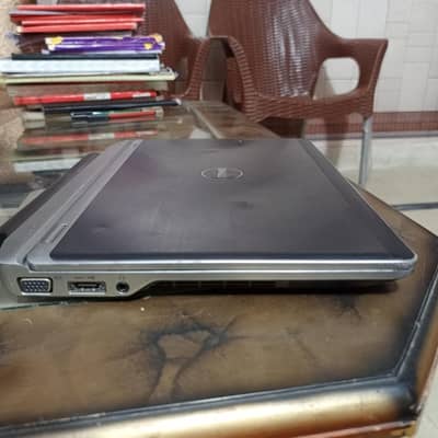 Dell core i7 3rd generation 4GB 500 GB laptop 3 hour battery