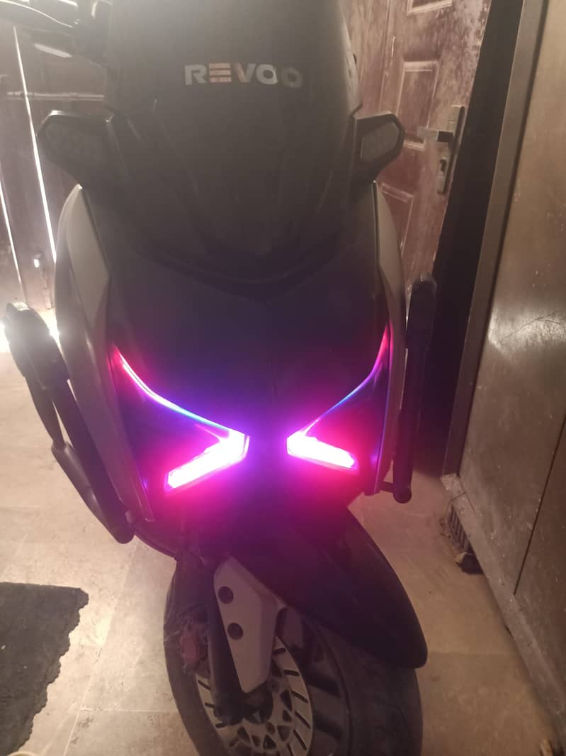 revoo e52 03332475976 0