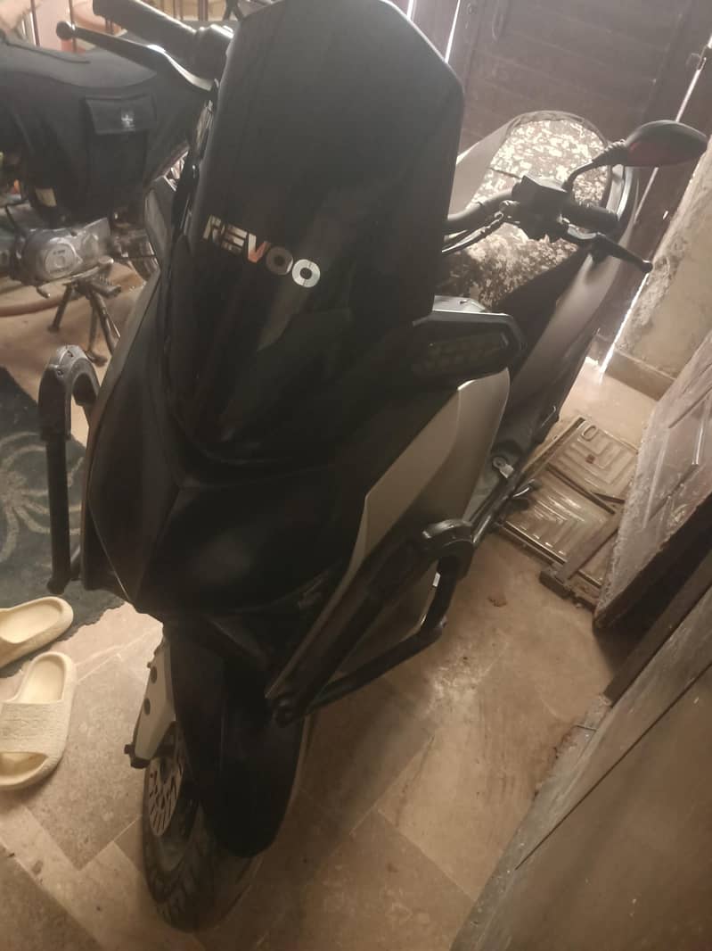 revoo e52 03332475976 5