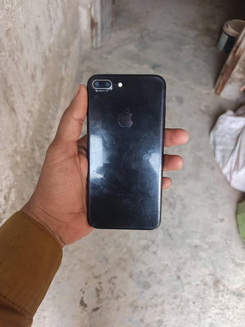 Apple iPhone 7 Plus 1