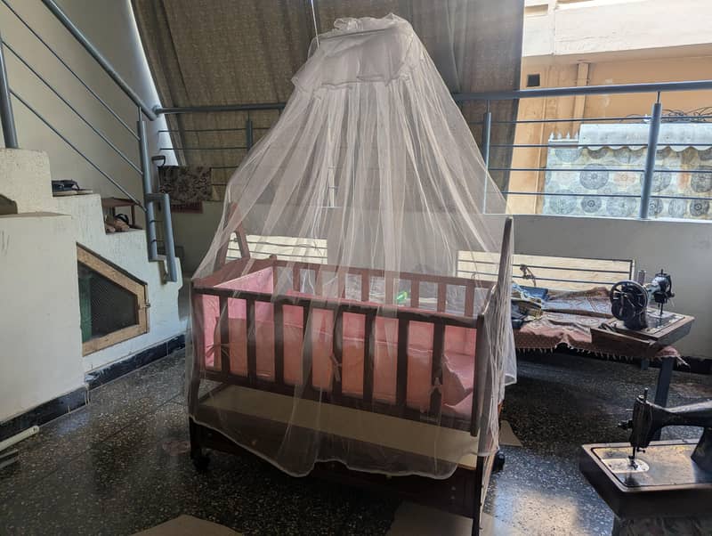 baby cot 2