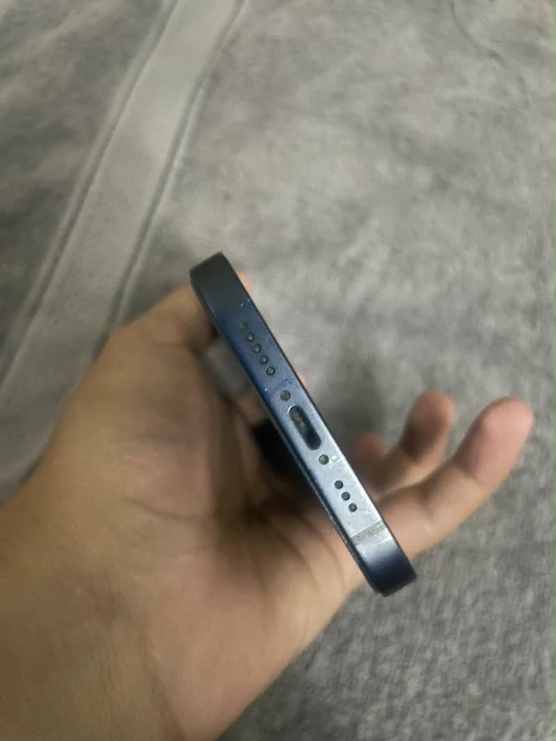 Apple iPhone 12 7