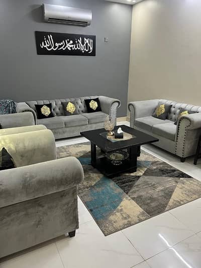 240 Yards Ground Floor Portion For Sale In Gulshan Block 1