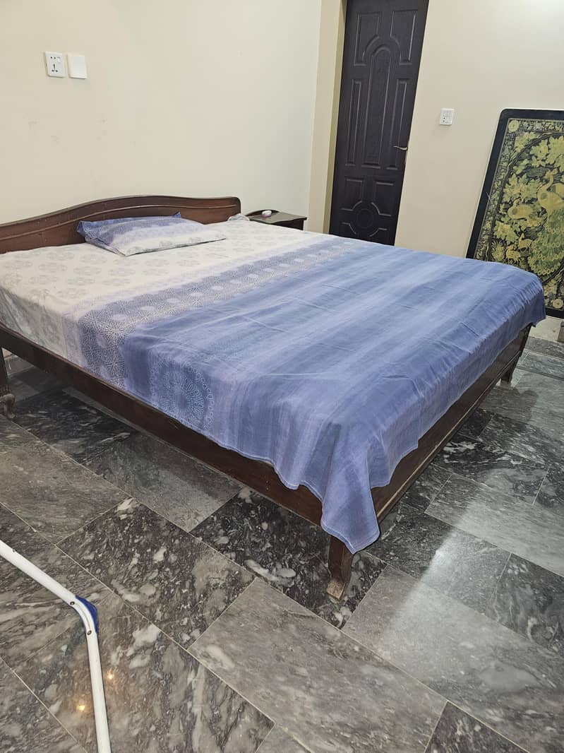 Bed & Mattress 0