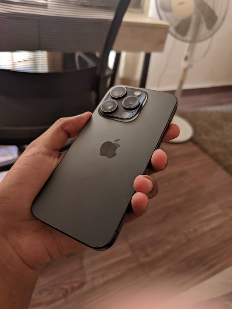 IPHONE 15 PRO 2