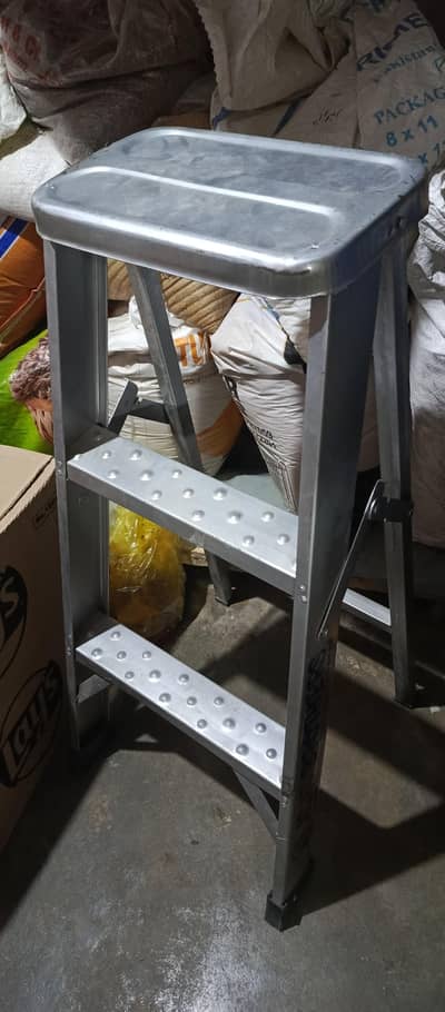 Folding Stool or seri for sell Price Fix 2k