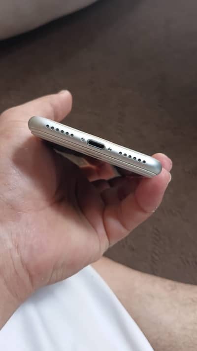 Apple iPhone 8