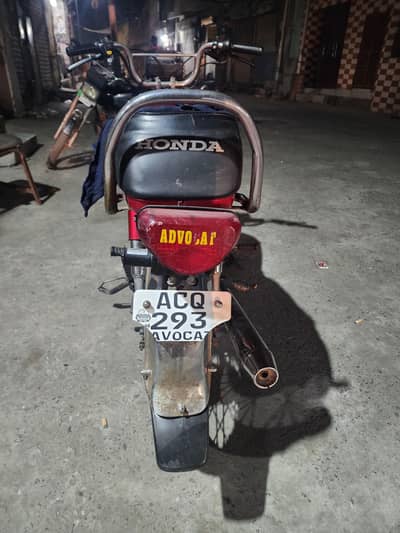 Honda 70Cc bike 70 Cc saventy Moter bike motor bike one hand use