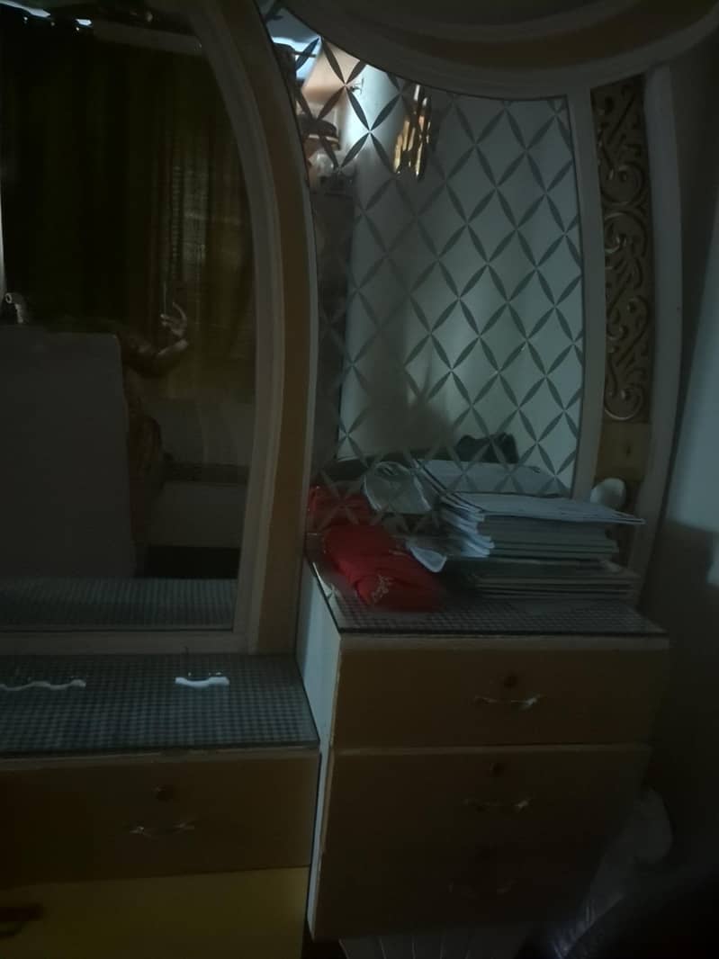 Selling my Dressing Table. 1