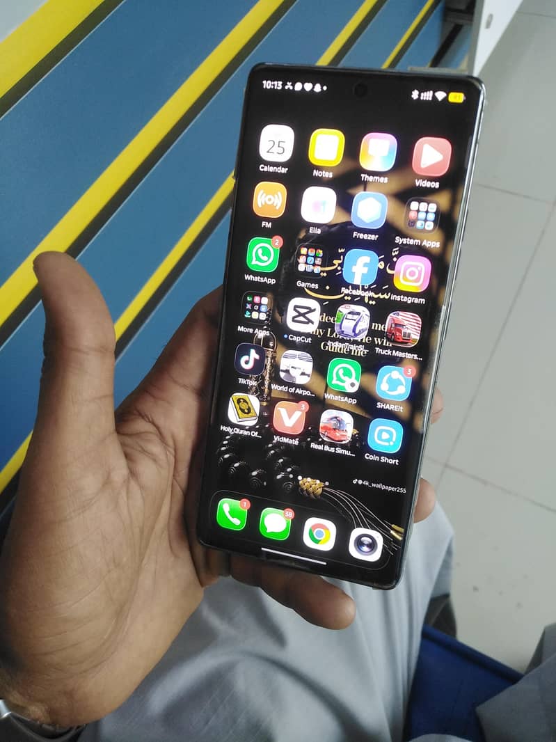 Tecno CAMON 40 Pro 0