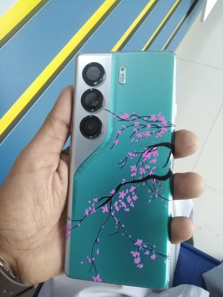 Tecno CAMON 40 Pro 1