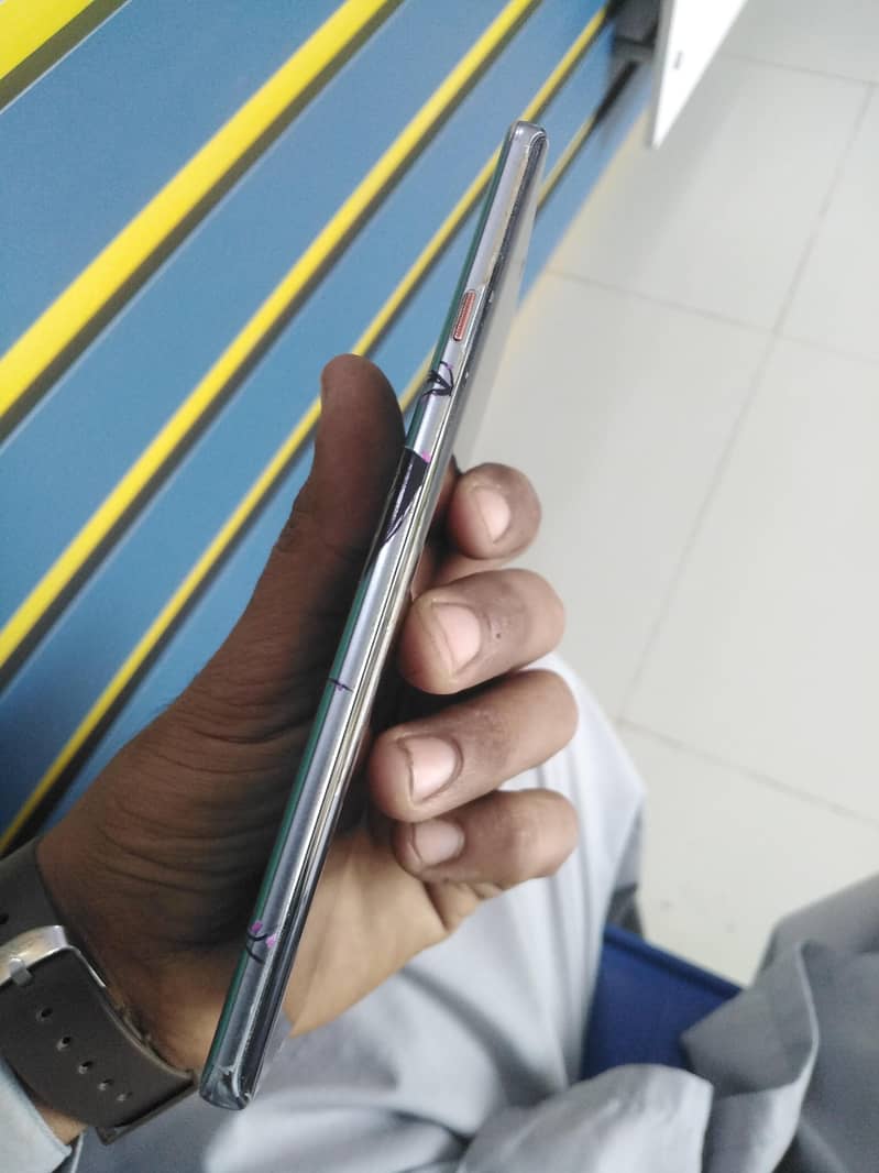 Tecno CAMON 40 Pro 8