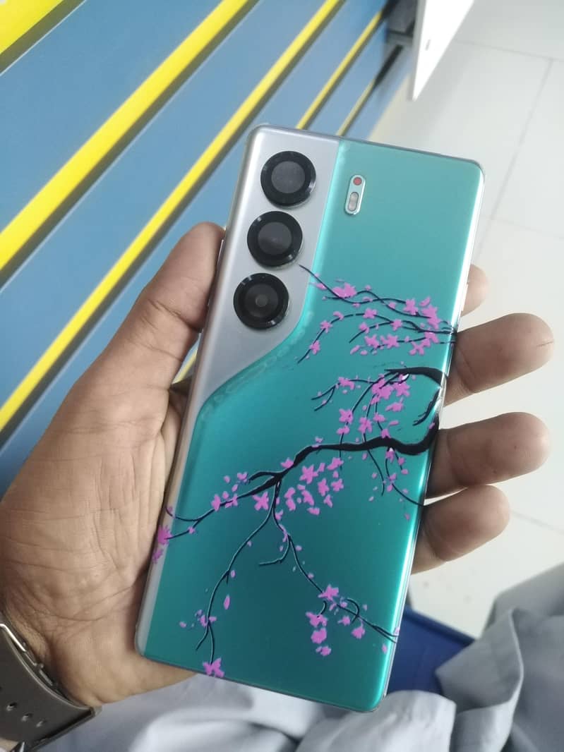 Tecno CAMON 40 Pro 9