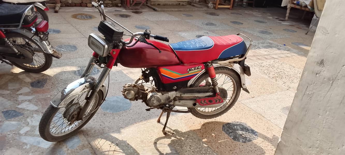 70 MOTORCYCLE 0