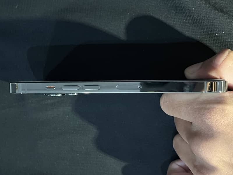 Apple iPhone 13 Pro 1