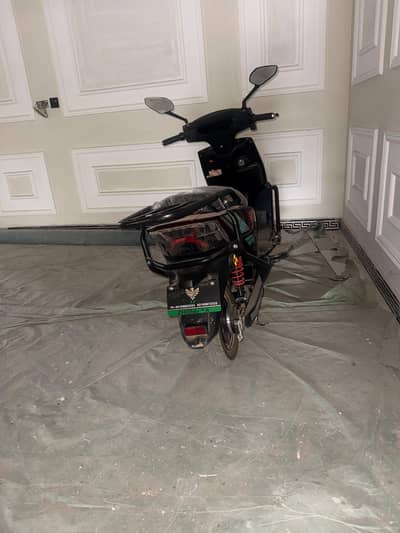 Condition 9/10 Lithium Battery