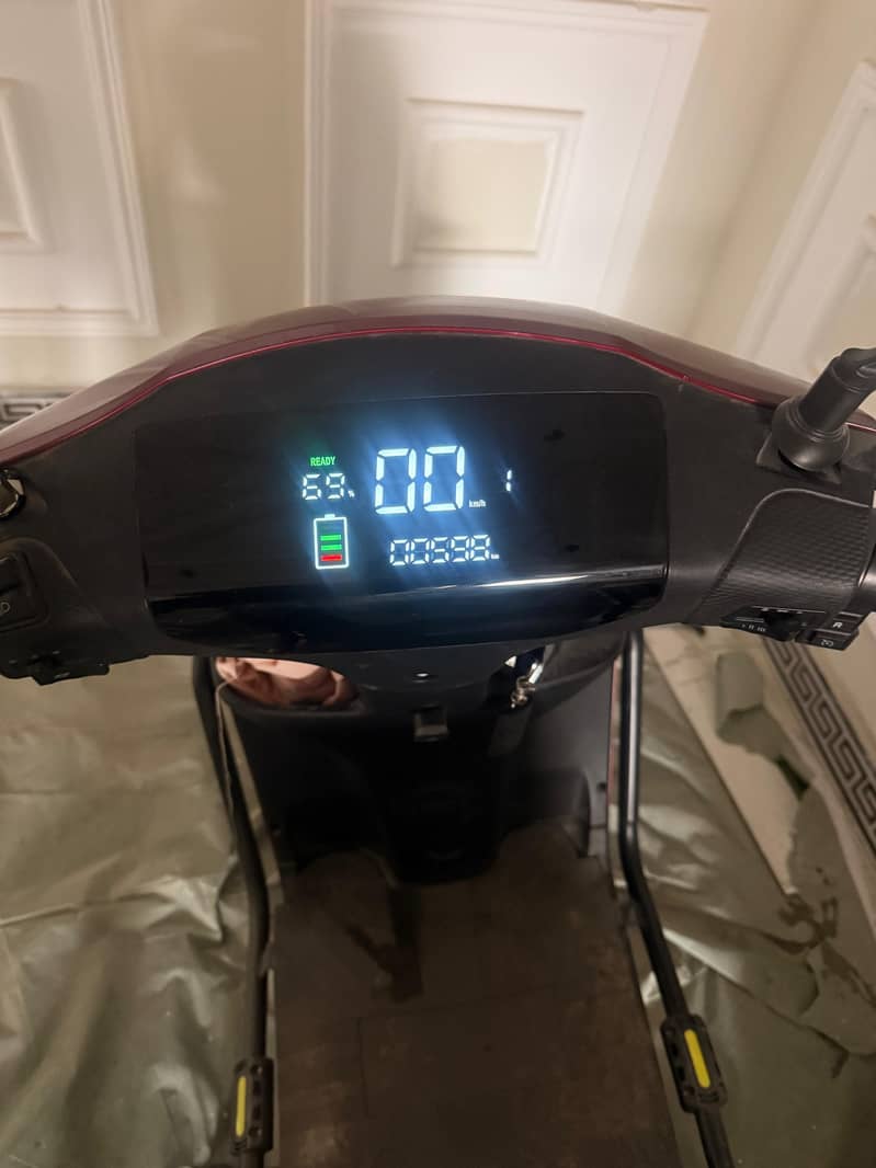Condition 9/10 Lithium Battery 3