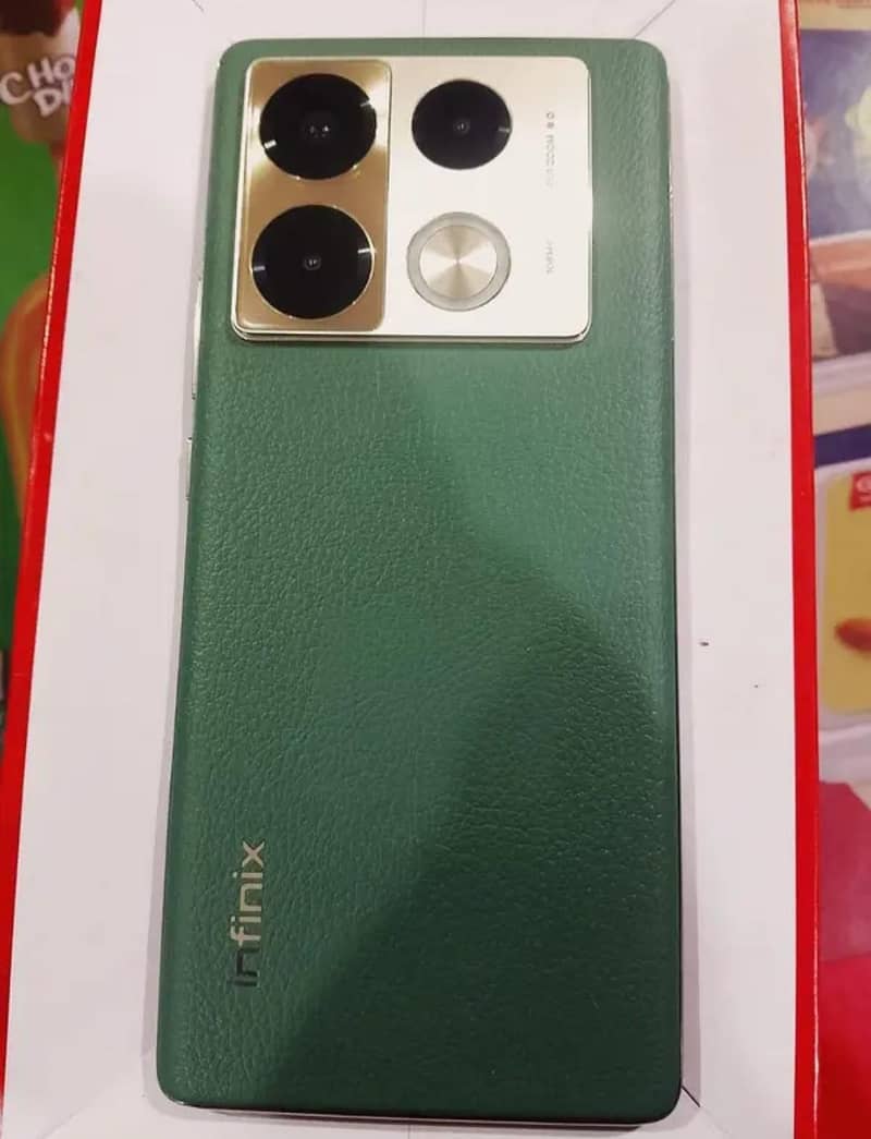 INFINIX NOTE 40 PRO 4