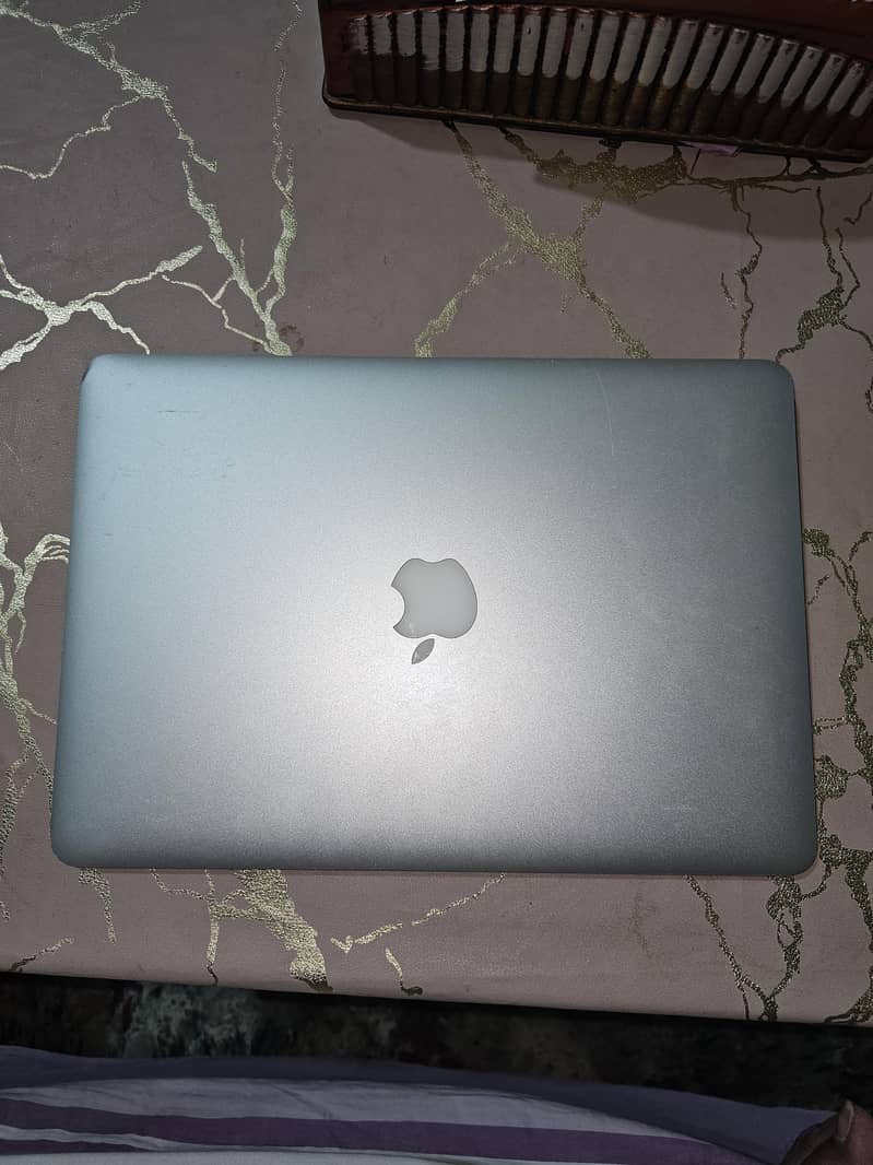 MACBOOK AIR 8