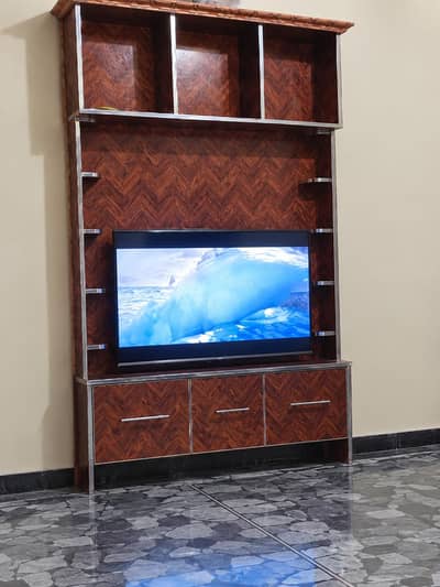 LCD almari