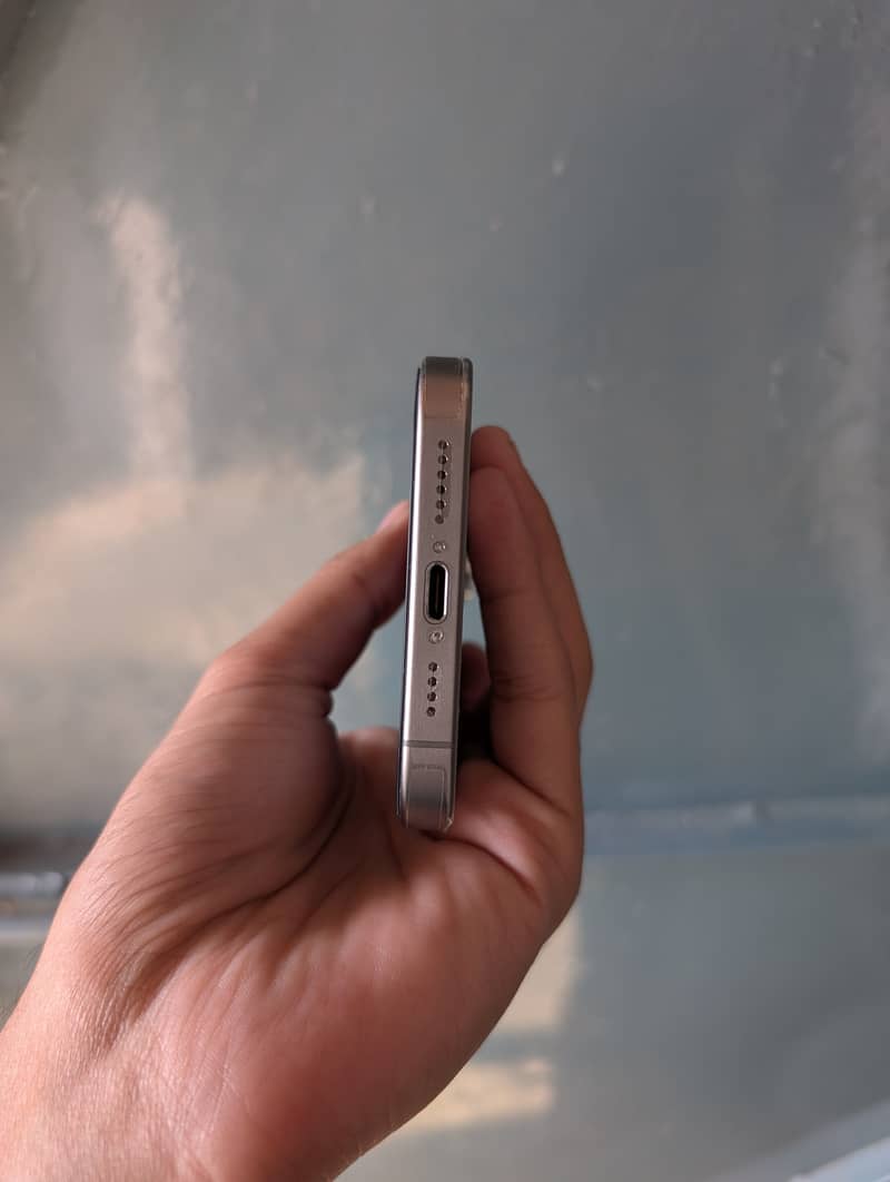 Apple iPhone 15 Pro Max With Box 4