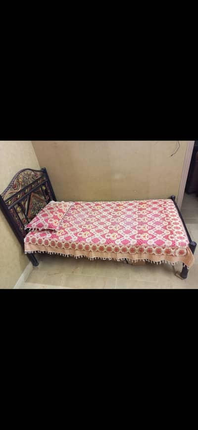 Single bed without mattress