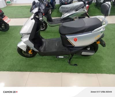 Yadea  Metro T9 Sports Lithium BatterY BRAND NEW