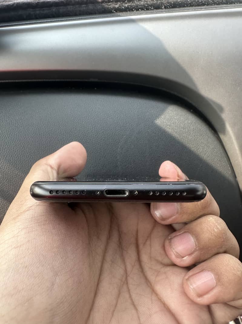 iPhone SE Pta 3