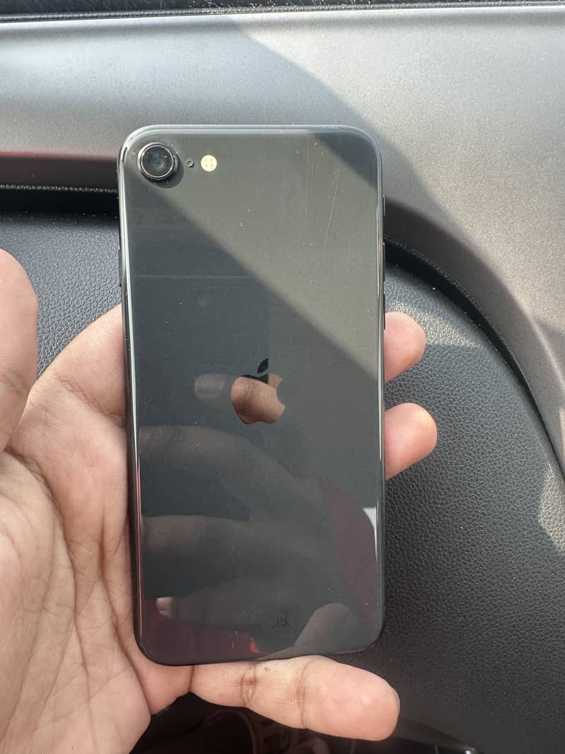 iPhone SE Pta 4