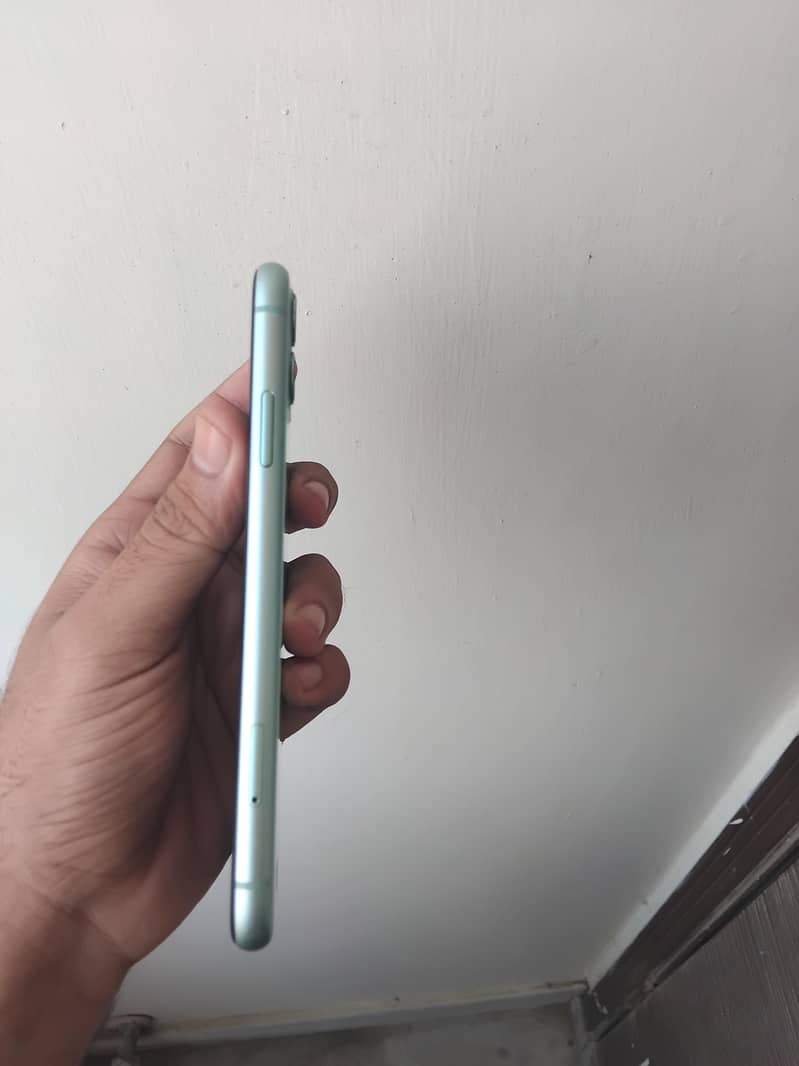 Apple iPhone 11 3