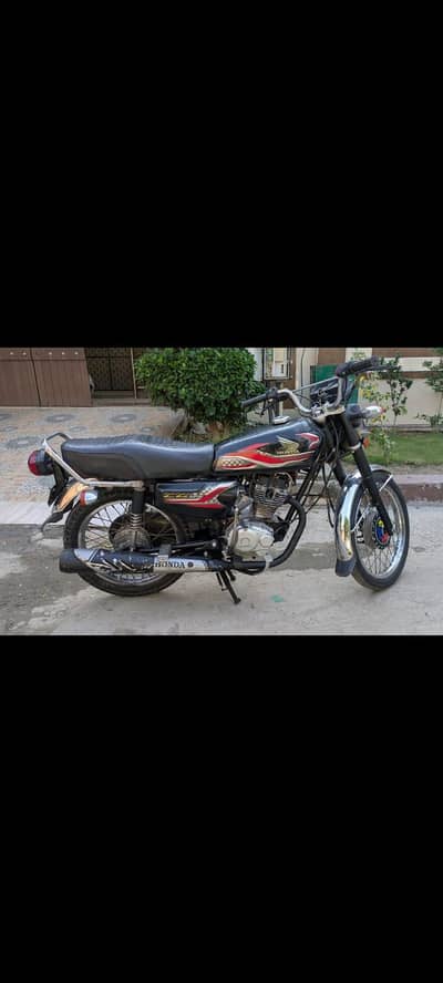 2016 model Honda cg 125