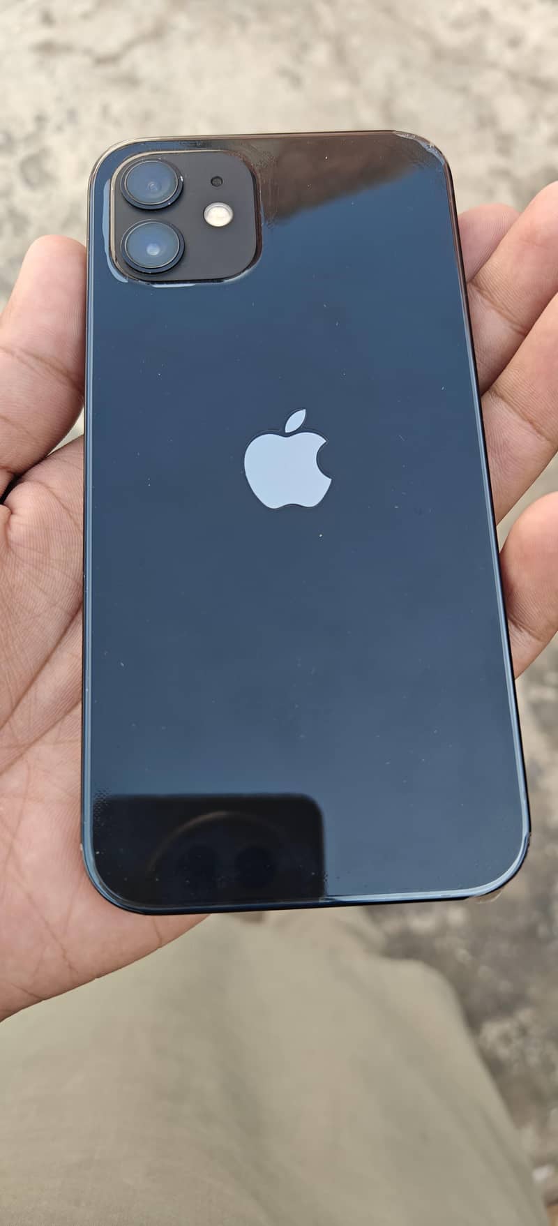 Apple iPhone 12 4