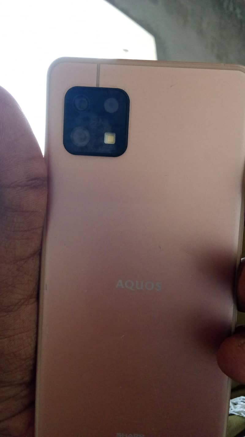Sharp Aquos Sense7 3