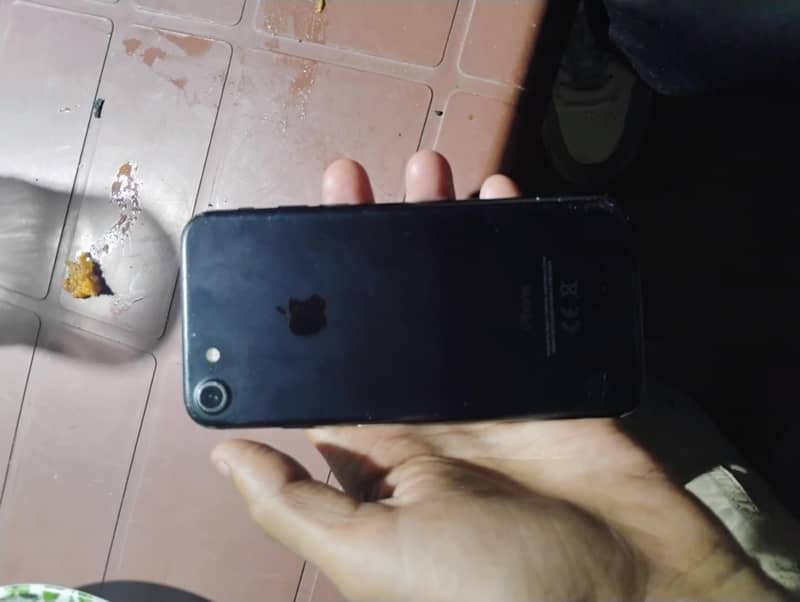 Apple iPhone 7 0